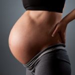 7 mẹo giúp mẹ giảm đau lưng khi mang thai